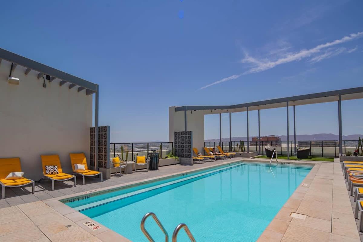 Detailed 2Bd, Highrise Dt, Pool, Gym, Parking, Sleeps 8 Apartment Phoenix Exterior foto