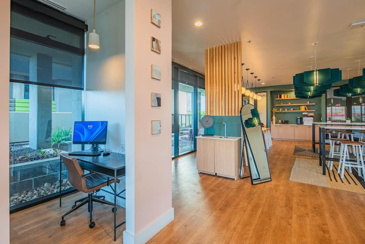 Detailed 2Bd, Highrise Dt, Pool, Gym, Parking, Sleeps 8 Apartment Phoenix Exterior foto
