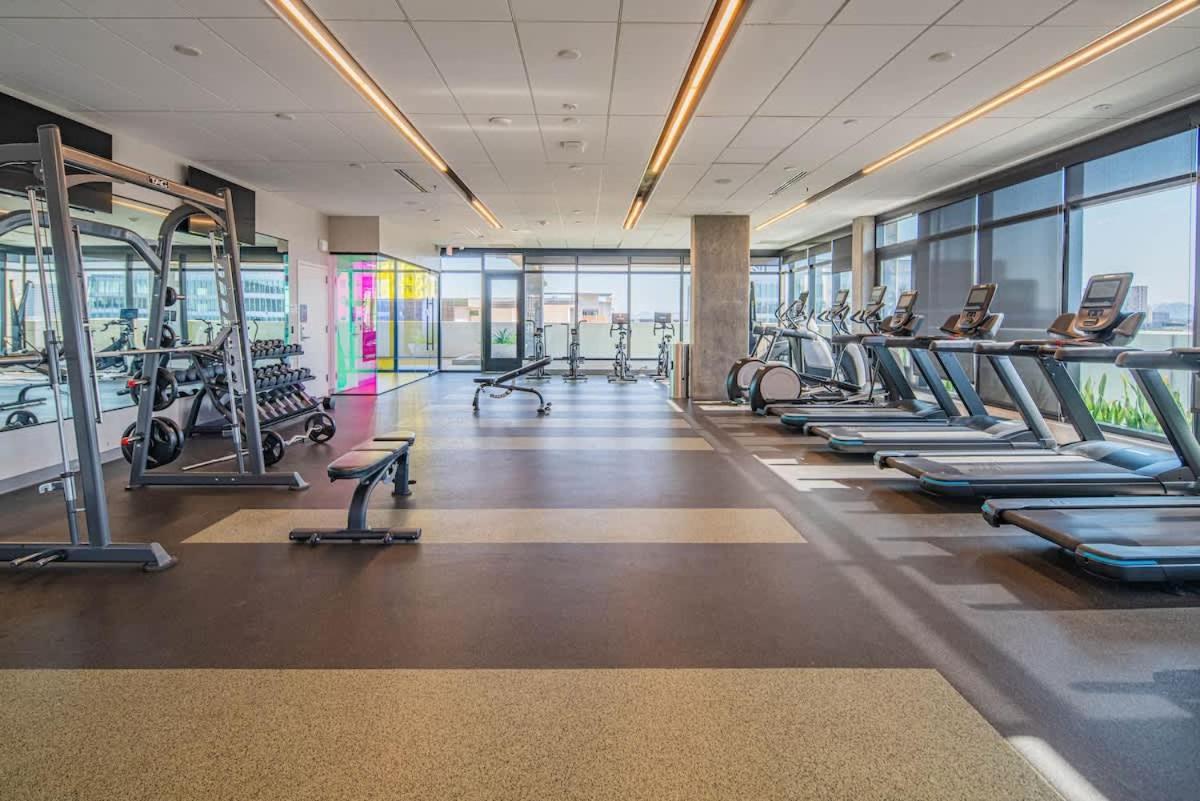 Detailed 2Bd, Highrise Dt, Pool, Gym, Parking, Sleeps 8 Apartment Phoenix Exterior foto