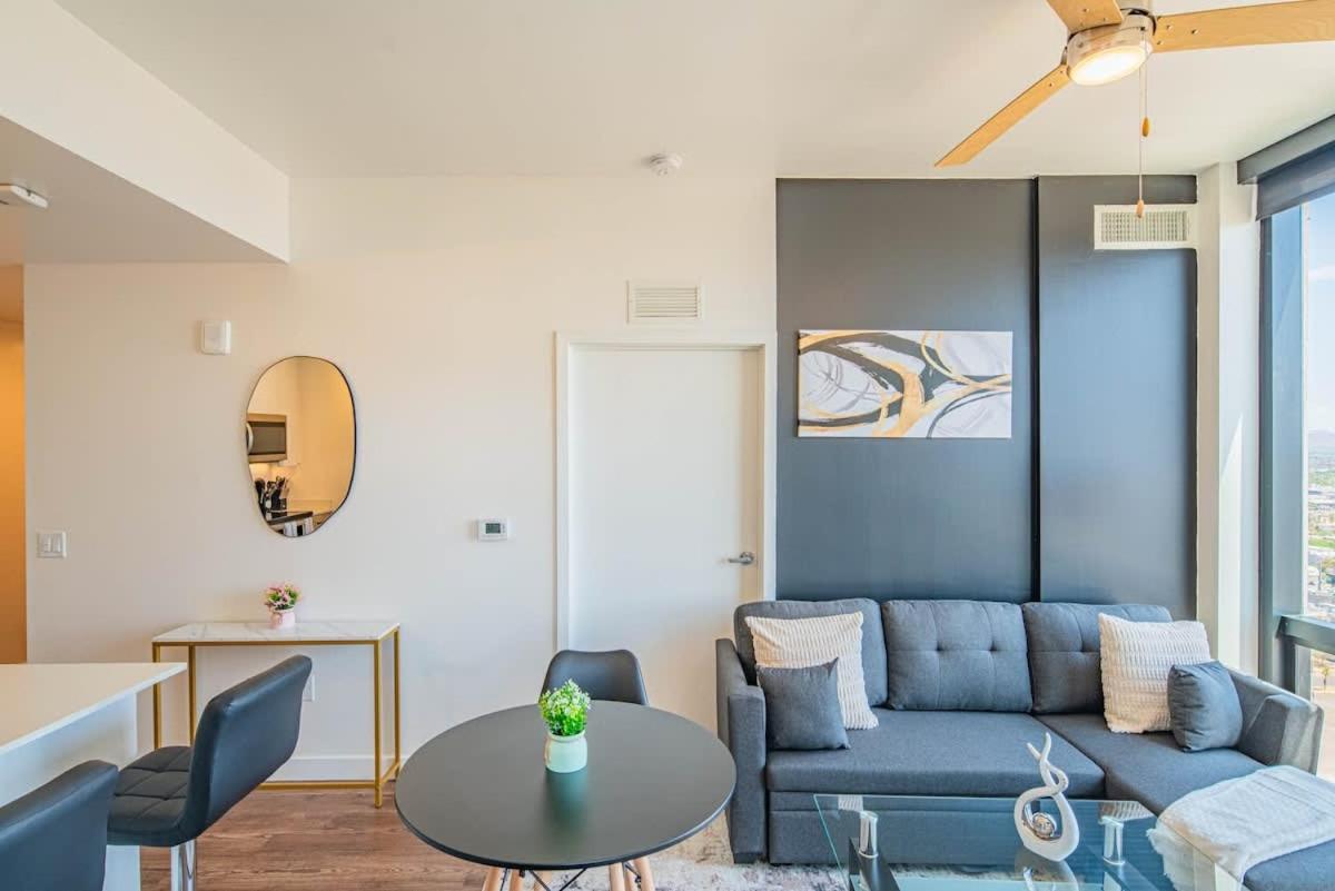 Detailed 2Bd, Highrise Dt, Pool, Gym, Parking, Sleeps 8 Apartment Phoenix Exterior foto