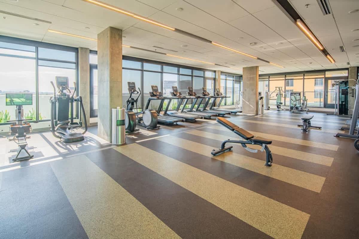 Detailed 2Bd, Highrise Dt, Pool, Gym, Parking, Sleeps 8 Apartment Phoenix Exterior foto