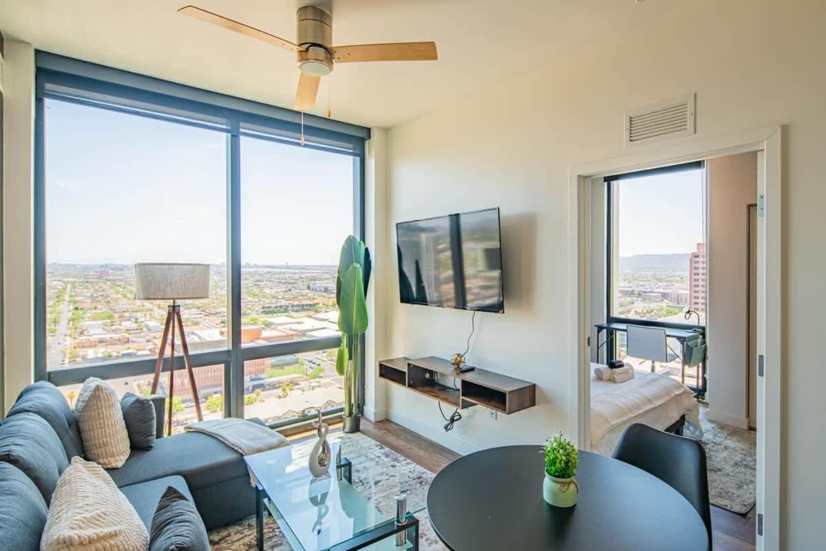 Detailed 2Bd, Highrise Dt, Pool, Gym, Parking, Sleeps 8 Apartment Phoenix Exterior foto