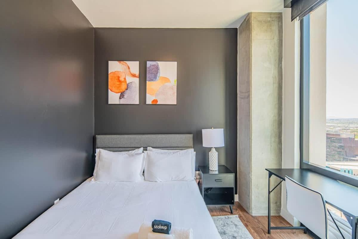Detailed 2Bd, Highrise Dt, Pool, Gym, Parking, Sleeps 8 Apartment Phoenix Exterior foto